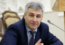 Парфенчиков «добавил» питерским бизнесменам земли? Временно исполняющий обязанности главы Карелии Артур Парфенчиков. Фото: Илона Радкевич