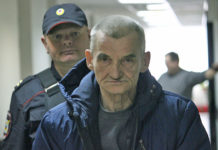 Юрия Дмитриева поместили в ШИЗО