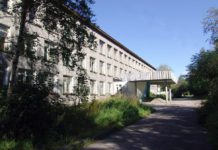 Болезни школьникам гарантированы – они их получат вместе со знаниями Медвежьегорская школа N1. Фото из социальных сетей