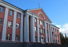ИНСТРУКЦИЯ ДЛЯ ЧИНОВНИКА: КАК ПРОДАТЬ МУНИЦИПАЛИТЕТУ КВАРТИРУ РОДСТВЕННИКА И ВЫЙТИ СУХИМ ИЗ ВОДЫ