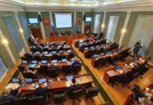 «ГЛЯНЦЕВАЯ КАРТИНКА, ОЧИЩЕННАЯ ОТ ПРОБЛЕМ»
