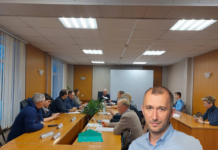 «Он есть, но его как бы нет»