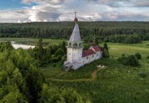 Крыша старинного деревянного храма Карелии восстанавливается Храм святителя Николая Чудотворца