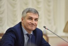 Парламент Карелии принял решение о значительном увеличении расходов на губернаторскую администрацию парфенчиков