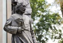 Нет ли здесь противоречия?