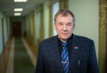 «Как можно строить планы о будущем страны, если головы, как у страусов, засунуты в песок?»