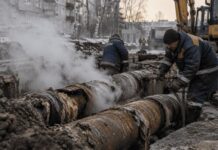 Тепло уходит в землю: в Карелии заменили 19 километров труб, но изношенных стало ещё больше